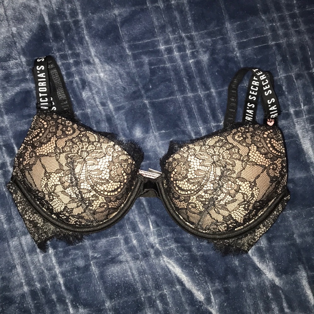 VS Very Sexy Lightly Lined Lace bra